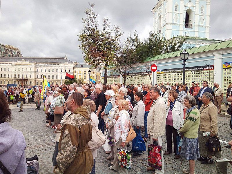 У Києві молитовно вшанували полеглих в Іловайському котлі - фото 54425