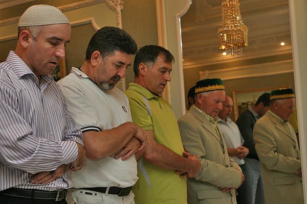 Духовне управління мусульман України провело офіційну урочисту вечерю - іфтар Рамадан - фото 55189
