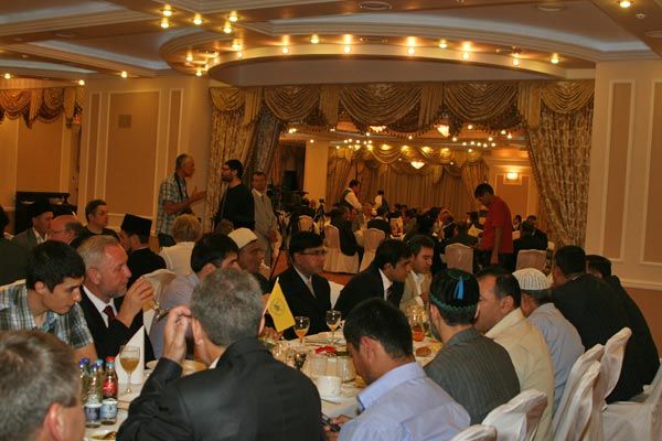 Духовне управління мусульман України провело офіційну урочисту вечерю - іфтар Рамадан - фото 55191