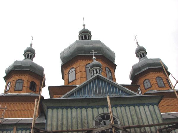 У Розгадові на Тернопільщині ремонтують столітній дерев’яний храм - фото 56097