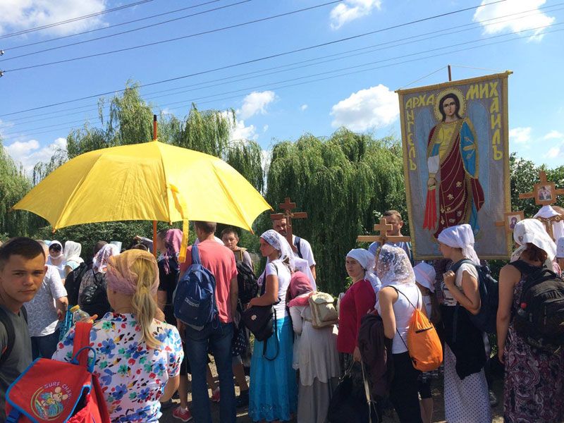 Православні буковинці вирушили у хресний хід до Хрещатика - фото 56227