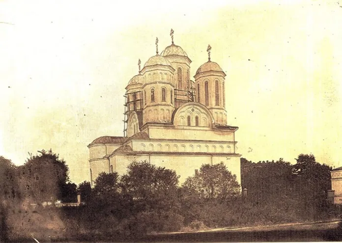 Богоявленський собор, вид з боку північної стіни, яка була частиною оборонного муру. Фото 1930-х років - фото 66578