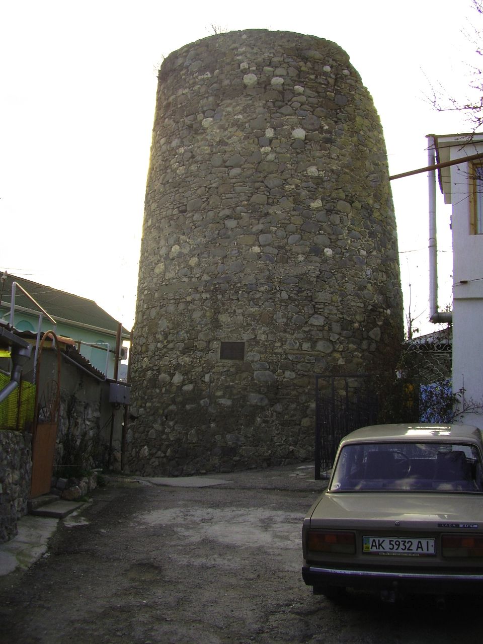 Вежа Ашага-куле, вид знизу - фото 70189