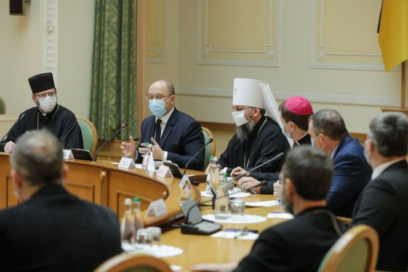 Прем’єр-міністр та ВРЦіРО обговорили відзначення релігійних свят в умовах карантину - фото 71151