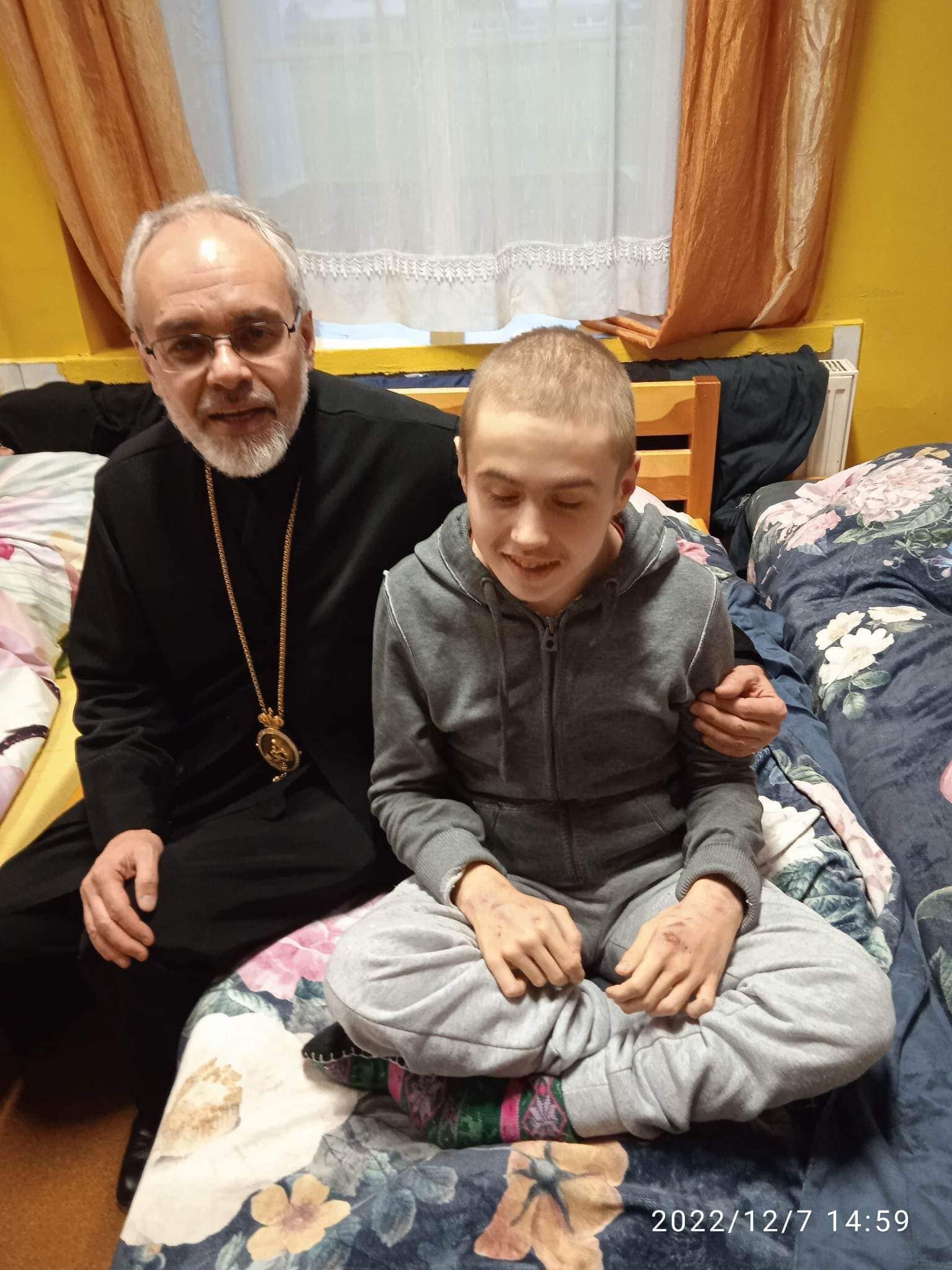 The Archbishop of the UOC of the United States visited children from the Znamensky boarding school in Poland on a humanitarian mission - фото 104247