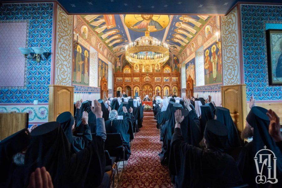 Помісний собор УПЦ МП висловив незгоду з патріархом Кирилом і оголосив про 'незалежність' 27 травня 2022 - фото 106280