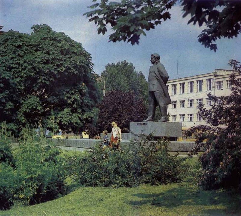 Пам’ятник Ярославу Галану у Львові (демонтований у 1990-х) - фото 109489