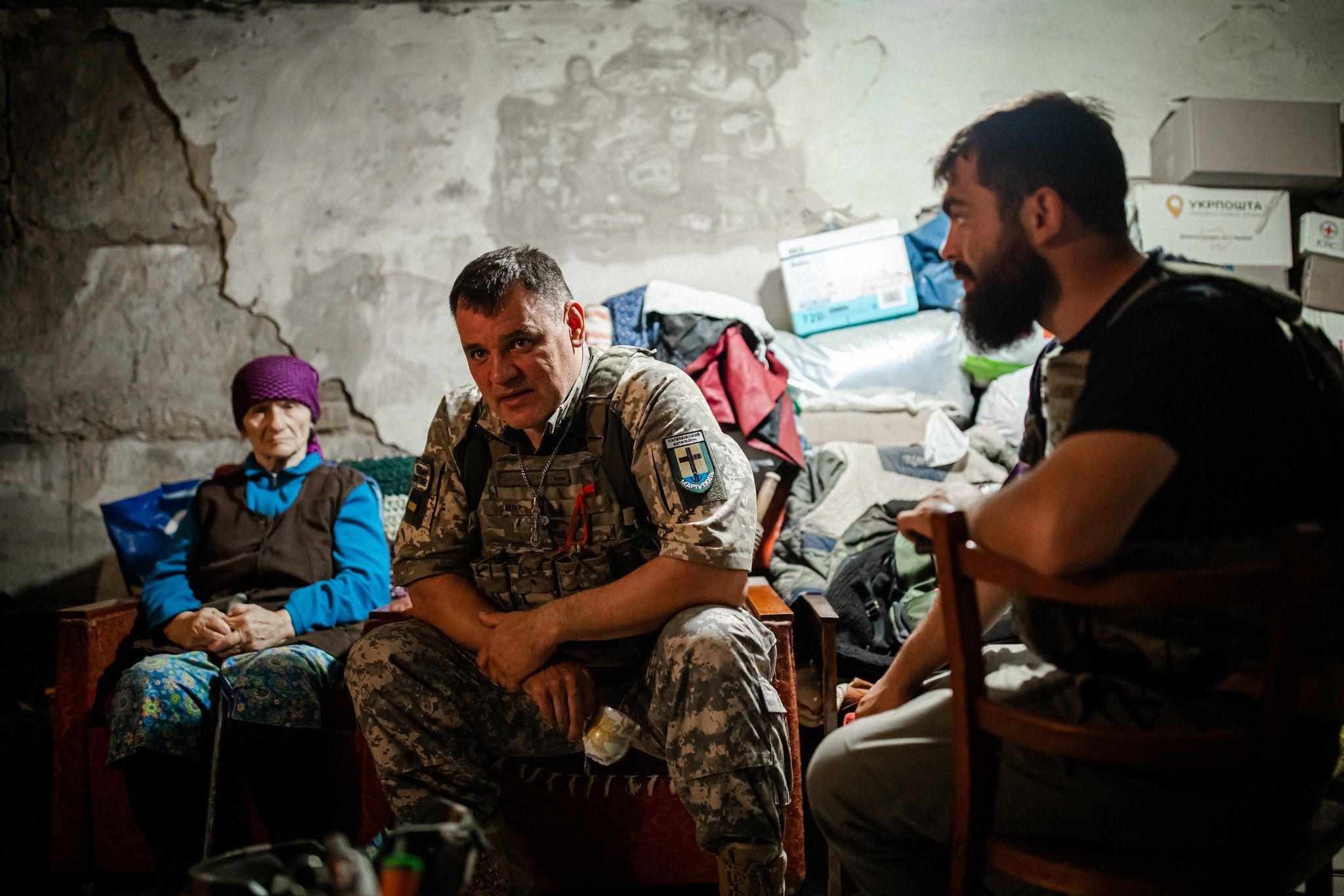 Капелан Геннадій Мохненко після виїзду з окупованого Донбасу почав активно волонтерити й допомагати військовим - фото 126772