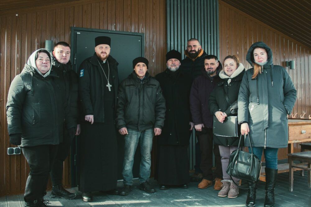 Екзарх Харківський УГКЦ освятив модульні будинки для людей, що втратили житло - фото 128156