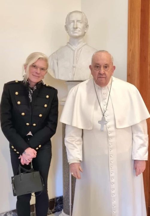 Paramedic Yulia Payevska (Taira) thanked Pope for empathy and support - фото 129051