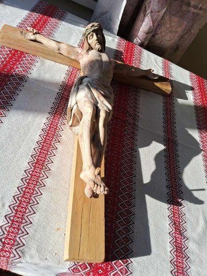 На Львівщині відреставрували дерев’яне розп’яття, знайдене у дзвіниці церкви - фото 131258