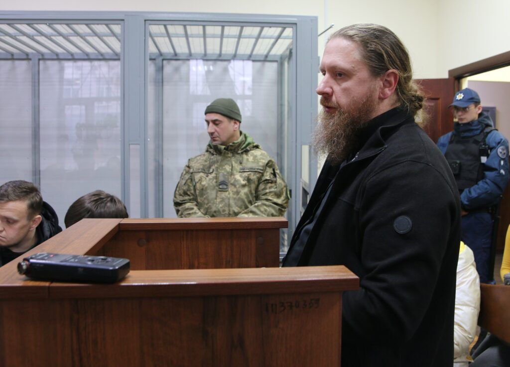 Монах і й адвокат Антон Корогодник у Солом’янському районному суді Києва, 14 березня 2024 року. - фото 131565